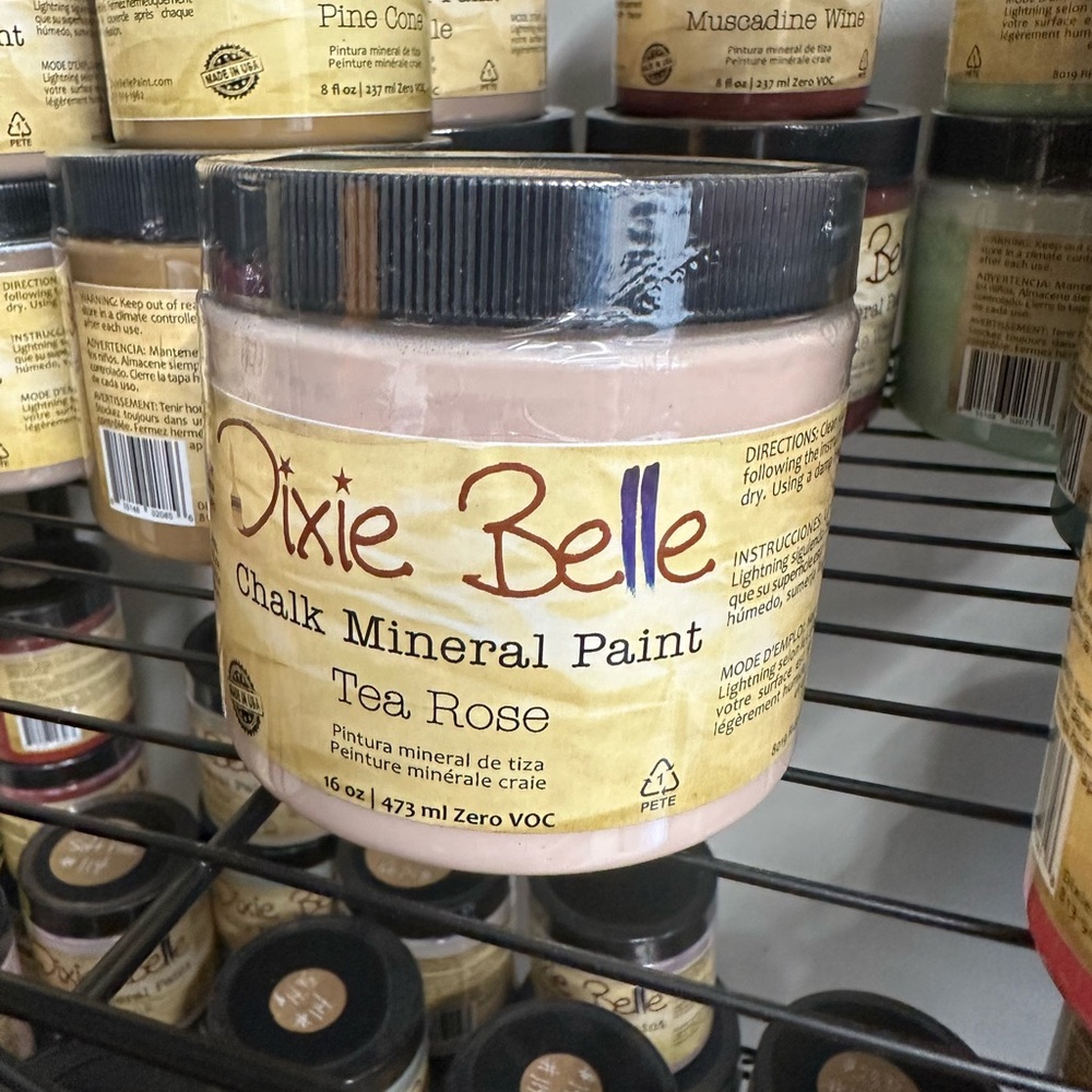 Dixie Belle Chalk Mineral Paint - Soft Pink NEW